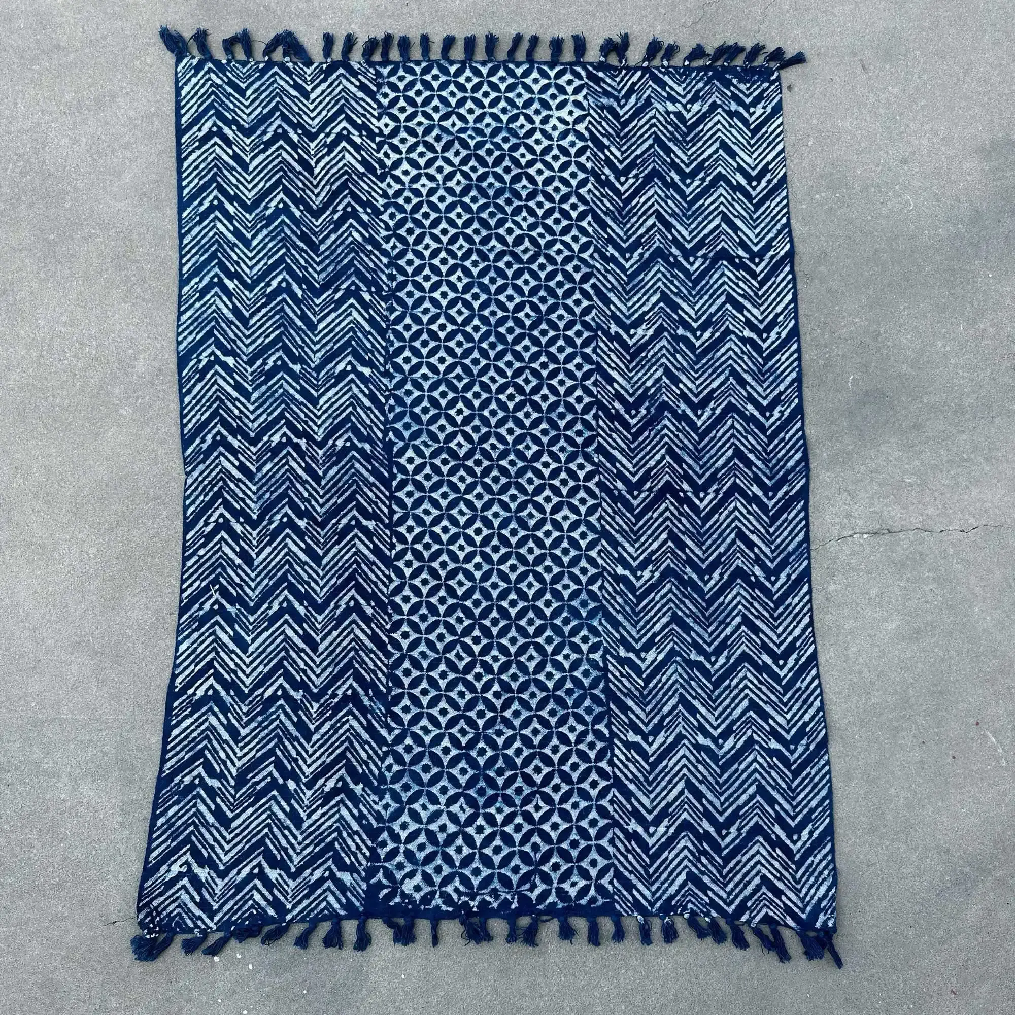 Manta índigo hecha a mano - 170x120cm - Namoona Waves - Imagen 3