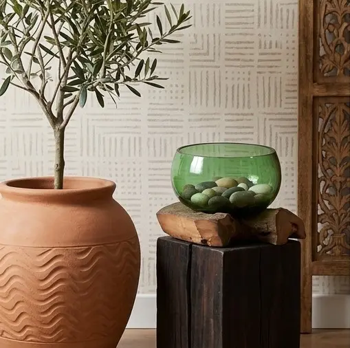 Cuenco Ancho de Vidrio Reciclado Fundido sobre Madera Natural - Imagen 3