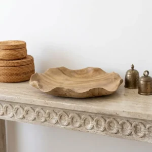 Frutero o recipiente de madera natural de teca con borde ondulado tallado a mano