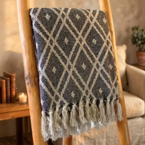 Manta estilo Boho de algodón tejida a mano con diseño geométrico en blanco y negro